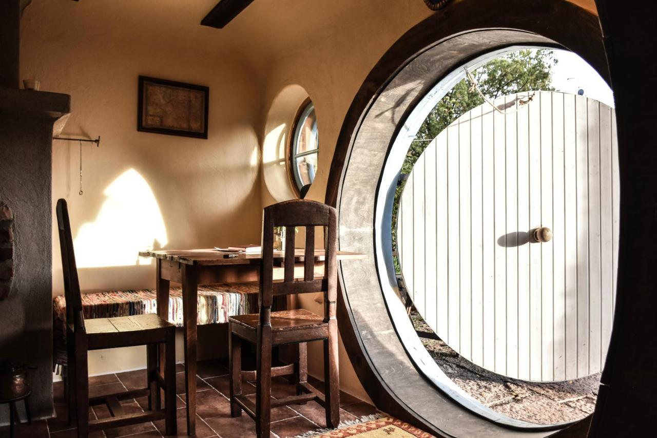 Hobbit Stockholm Bed & Breakfast Nacka Bagian luar foto