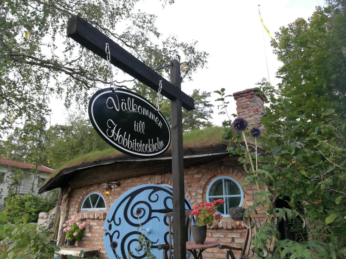 Hobbit Stockholm Bed & Breakfast Nacka Bagian luar foto