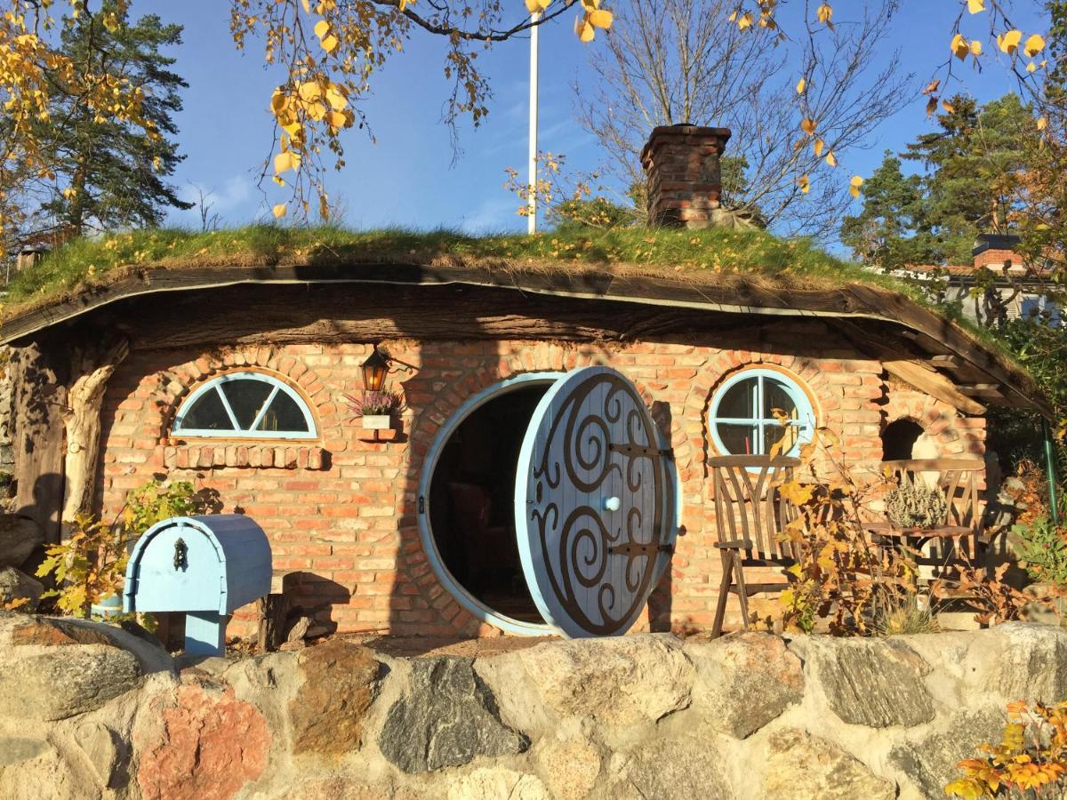 Hobbit Stockholm Bed & Breakfast Nacka Bagian luar foto